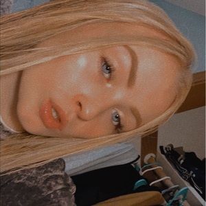 Meet your Posher, Lily